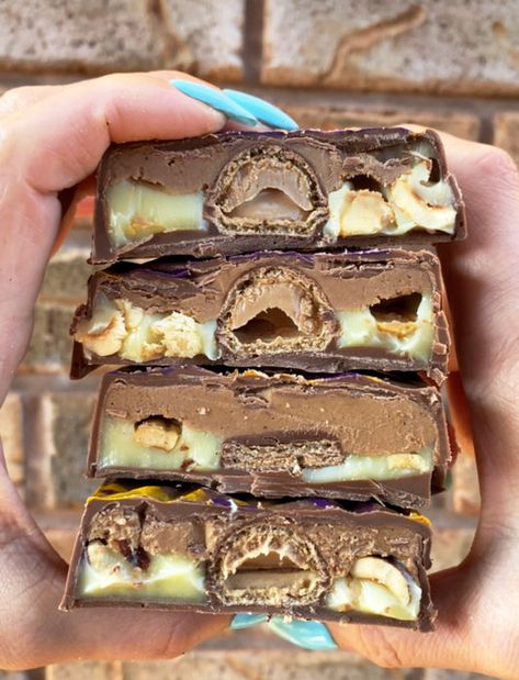 DSRT BARS (Filled Chocolate Bars) – thedsrtco Stuffed Chocolate Bar Recipe, Chocolate Bar Filling Ideas, Gourmet Chocolate Bars, Chocolate Bar Filling, Fix Chocolate Bar, Stuffed Chocolate Bar, Filled Chocolate Bars, Banana Chocolate Bars, Chocolate Bar Recipes