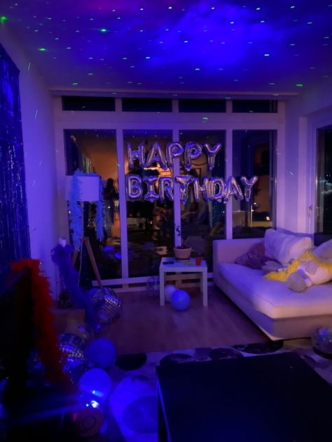 18th Birthday House Party Ideas, Basement Birthday Party, Birthday 13, 21 Party, 20th Bday, Bday Dinner, Birthday Aesthetic, 21st Party, 29th Birthday