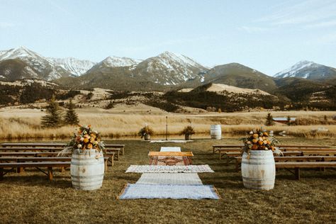 Montana Wedding Pictures, Wedding Venues In Montana, Montana Destination Wedding, Modern Ranch Wedding, Montana Ranch Wedding, Wyoming Wedding Venues, Montana Micro Wedding, Western Wedding Venues, Montana Summer Wedding