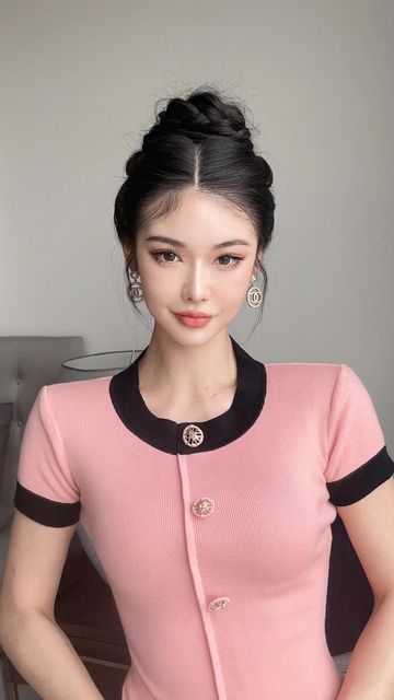 Hairstyle In Bun, Cute Two Buns Hairstyles, Prom Medium Hairstyles, Elegant Up Do Hairstyles, Bun High Hairstyles, High Bun Aesthetic, Long Haircut Volume, One Bun Hairstyles, Prom Bun Hairstyles High