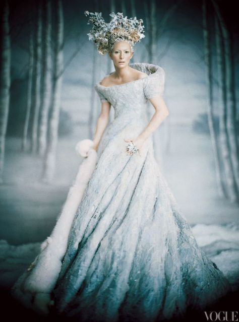 Ice queen of a blue bride... winter wedding  dress... a little brrrr for me, but pretty picture. https://www.facebook.com/CrescentDragonwagonFearlessly Fest Outfits, Paolo Roversi, Queen Costume, Annie Leibovitz, White Witch, Vogue Us, Tilda Swinton, Milla Jovovich, White Queen