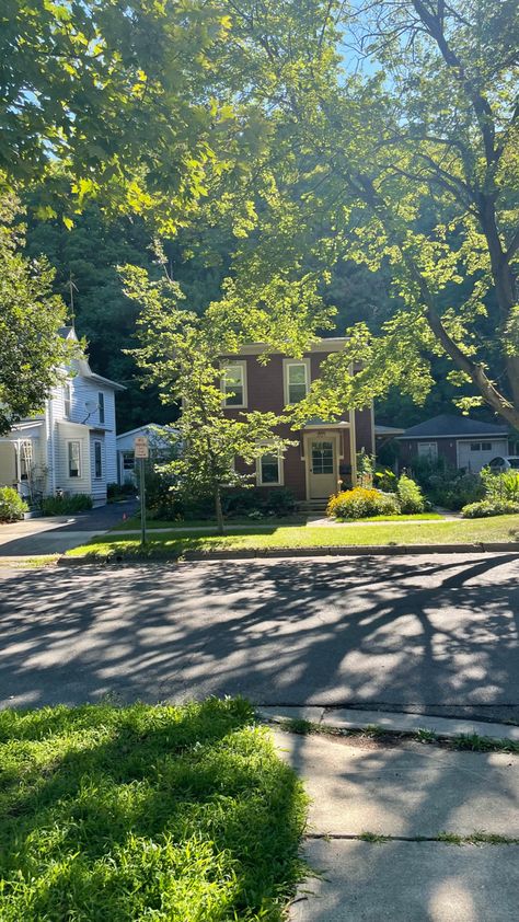 American Houses Aesthetic, American Suburbs Aesthetic, American Life Aesthetic, Estados Unidos Aesthetic, American Dream Aesthetic, Summer In America, Lugares Aesthetic, American Suburbs, Usa Lifestyle