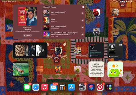 aesthetic ipad setup? probs not lol I Pad Set Up Ideas, Ipad Wallpaper Setup, Ipad Set Up Aesthetic, I Pad Backgrounds Aesthetic, To Do List Widget, Ipad Screen Organization, Ipad Theme Ideas, Aesthetic Ipad Home Screen, Ipad Setup Aesthetic