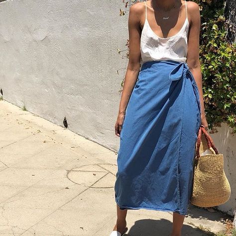 Elia Vintage, Summer Tan, Sarong Skirt, Rock Outfit, Skirt Denim, Fresh Summer, Mode Inspo, Bold Color, Mode Inspiration