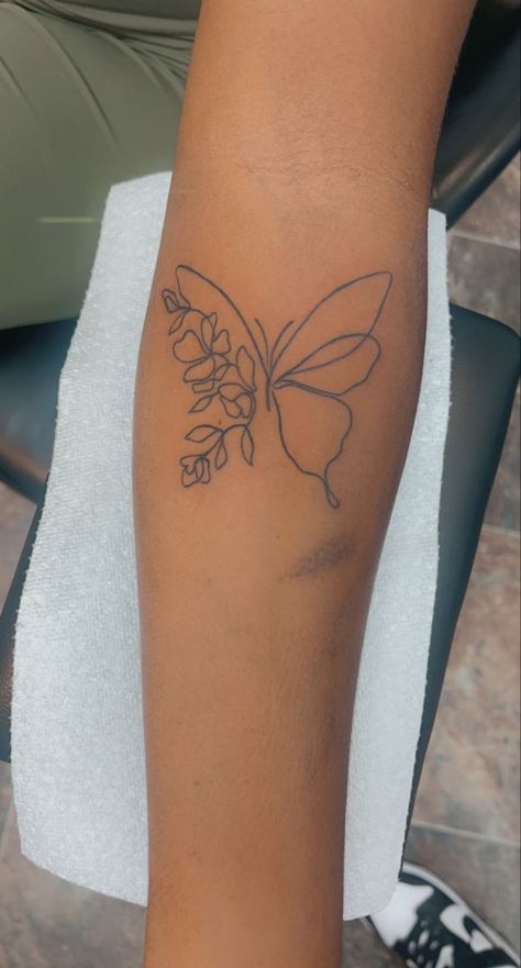 Butterfly Tattoo Designs Forearm, Block Tattoo Ideas Female, Line Work Tattoo Design Woman, Small Back Arm Tattoos For Women, Side Tattoos Women Butterfly, Inner Forearm Butterfly Tattoo, Small Arm Tats For Women, Small Girl Tattoos Black Women, Small Beginner Tattoos For Women