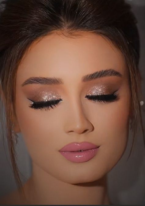 Makeup For Dance Performance, Pink Party Makeup, Gold Silver Makeup, Sweet 16 Makeup, Prom Makeup For Brown Eyes, Hacks Makeup, Natural Prom Makeup, Tutorials Makeup, Sparkly Makeup