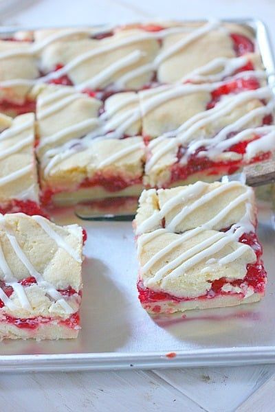 Cherry Pie Filling Recipes Easy, Cherry Pie Bars Recipe, Cherry Pie Filling Recipes, Cherry Recipes Dessert, Cherry Pie Bars, Homemade Cherry Pies, Cherry Bars, Cherry Pie Recipe, Pie Bar Recipes