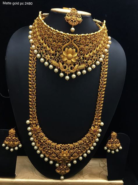 Beautiful semi bridal set. Beautiful one gram gold necklace with lotus design. Neckalce with pearl hangings. Antique Long haaram with one gram gold and lotus design. 29 November 2017 #GoldJewellerySet One Gram Gold Necklace, Buy Gold And Silver, 29 November, Gold Necklace Indian, Gold Necklace Indian Bridal Jewelry, Real Gold Jewelry, Wedding Jewellery Collection, Gold Jewelry Sets, Lotus Design