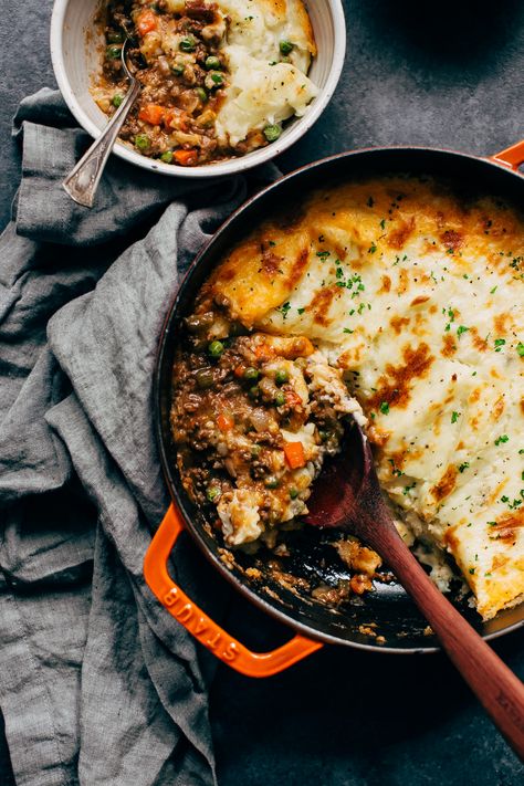 Shepherds Pie Recipe Healthy, Shepards Pie Recipe, Easy Shepherds Pie, Irish Cheddar, Shepherd's Pie Recipe, Cheesy Mashed Potatoes, Shepherds Pie Recipe, Dutch Oven Recipes, The Everygirl