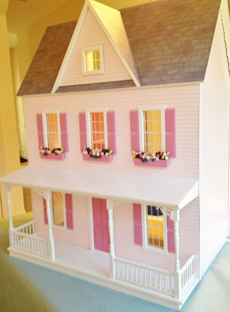 Ceara's Pink house Painted Dollhouse, Pink Doll House, Pink Dollhouse Exterior, Pink Dollhouse, Mini Doll House, Doll House Plans, Dollhouse Projects, Doll House Crafts, Pink Doll