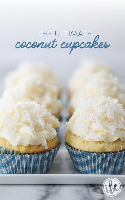 Pinterest Cupcakes, Coconut Cupcake Recipes, Coconut Cupcakes, Cupcakes Recipe, Oreo Dessert, S'mores, Coconut Recipes, Köstliche Desserts, Coconut Cake