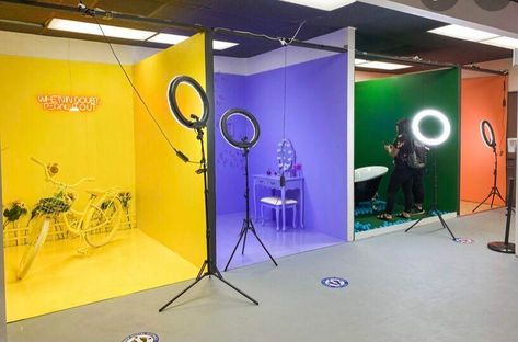 Selfie studio in Killeen to open Saturday | Local News | kdhnews.com Selfie Room, Selfie Studio, Ruangan Studio, Selfie Museum, Photo Studio Design, Photography Studio Decor, Photography Studio Design, Photography Studio Setup, Lamp Luxury