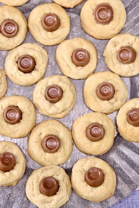 Rolo Drop Cookies Recipe, Peanut Butter Cookies With Rolos, Cookies Using Rolo Candies, Cookies With Rolos Inside, Christmas Cookies With Rolos, Rollo Candy Recipes, Rolo Drop Cookies, Rollo Cookies Recipes, Rolo Candy Recipes