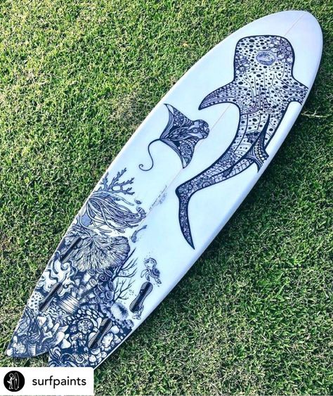 Surfboard Design Aesthetic, Ocean Skateboard Design, Paintings On Surfboards, Beach Skateboard Design, Hand Painted Surfboard, Painting A Surfboard, Surfboard Art Drawing, Long Board Designs Paint, Surfboard Painting Board Art