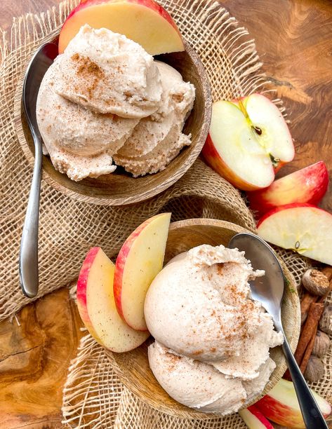 Apple Cider Ice Cream Cider Ice Cream, Fall Ice Cream, Homemade Vanilla Ice Cream Recipe, Apple Pie Ice Cream, Recipe Using Apples, Apple Ice Cream, Ice Cream Recipes Machine, Ice Cream Photography, Chocolate Ice Cream Recipe