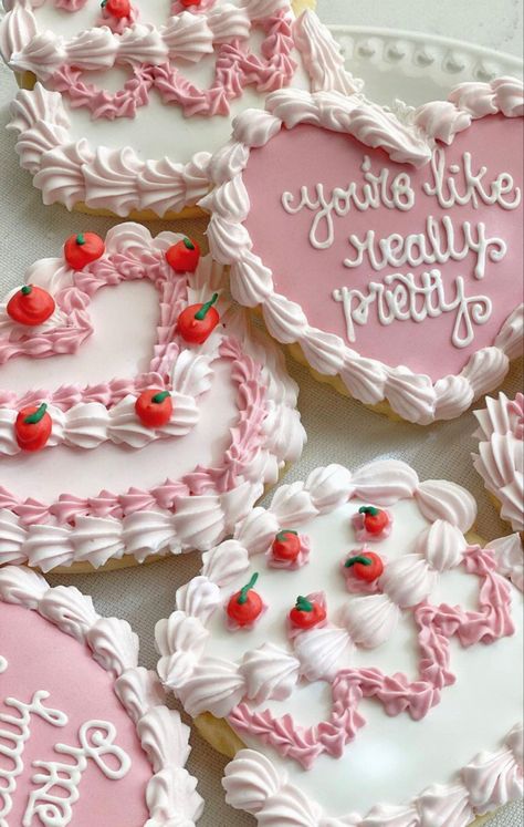 Aesthetic Cookies Decorated, Coquette Cookies Aesthetic, Birthday Cookies Aesthetic, Girly Birthday Cookies, Coquette Sugar Cookies, Girly Sugar Cookies, Simple Birthday Cookies Decorated, Cookie Designs Birthday, Pink Cookie Cake