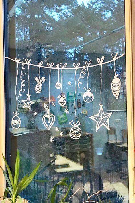 40 Fresh Window Decoration Ideas For 2019 Jul Diy, Christmas Window Painting, Window Drawing, Christmas Window Display, Winter Window, Christmas Window Decorations, Xmas Deco, Christmas Window, Window Art