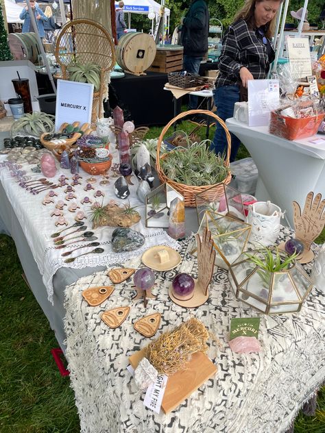 Vendor Booth Display Ideas Body Butter, Craft Sale Aesthetic, Crystal Stall Display Ideas, Witch Booth Display, Crystal Display Ideas Craft Show, Reiki Vendor Booth, Cottagecore Vendor Booth, Witchy Market Stall, Crystal Booth Display