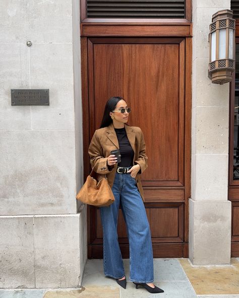 Suede for autumn ☕️🤎🍂 Outfit details linked in my bio & on my stories 🫶🏽 . . Autumn fashion, fall fashion, autumn outfit, autumn ootd, suede blazer, outfit idea, outfit inspiration #autumnfashion #fallfashion #jeansoutfit #autumnootd #suede Suede Biker Jacket Outfit, Suede Blazer Outfit, Suede Moto Jacket Outfit, Winter 2024 Fashion Trends, Biker Jacket Outfit, Stylish In Winter, Winter 2024 Fashion, Moto Jacket Outfit, Suede Accessories