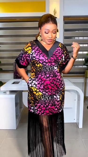 Ankara Bubu Gown Styles, Kampala Gown Styles For Ladies, Materials Gown Style, Simple Dress Styles, Boubou Styles For Women, Kaftan Styles, Bubu Gown Styles, Ankara Dress Designs, Ankara Long Gown