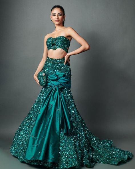 Mermaid Lehenga, Designer Lehanga, Indian Bridesmaid Dresses, Function Dresses, Indian Wedding Fashion, Latest Bridal Lehenga, Indian Fashion Trends, Classy Outfits For Women, Barbie Dress Fashion