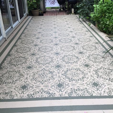 Stenciled Fence, Stenciled Concrete Floor, Mandala Wall Stencil, Floor Stencil, Paint Concrete Patio, Stencil Concrete, Tile Stencils, Patio Grande, Concrete Patios