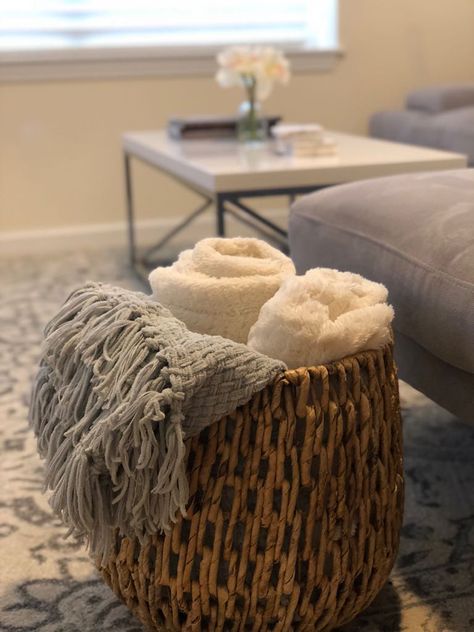 Baskets With Blankets Living Rooms, Wicker Basket Blanket Storage, Blanket Basket Aesthetic, Baskets With Pillows And Throws, Blanket Basket Living Room, Blanket Basket Ideas, Decorative Baskets Living Room, Basket With Blankets Living Rooms, Baskets With Blankets