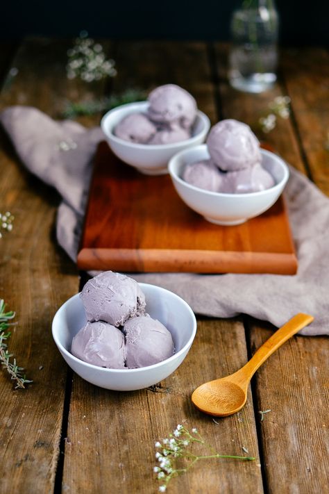 earl grey lavender ice cream — the farmer's daughter | let's bake something Cantelope Sorbet, Diy Gelato, Cream Burlee, Avacado Cream, Marshmellow Cream, Patisserie Recipe, Cream Fraiche, Cream Kitchens, Cream Patisserie