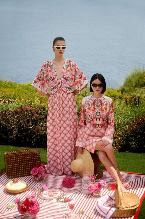 Chanel Resort 2024 Collection, High Fashion Resort Wear, 2025 Print Trends, Summer Collection 2024, Resort 2024 Runway, Resort Wear 2024 Trends, Fashion Summer 2024, 2024 Summer Trends, Vogue Prints