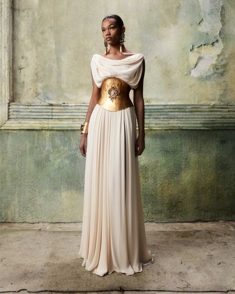 Vintage Greek Fashion, Toga Inspired Dresses, Greek Mythology Inspired Dresses, Grecian Inspired Dress, Chiton Dress Diy, Greek Chiton Dress, Modern Greek Clothing, Greek Fantasy Clothing, Gods And Goddesses Outfit