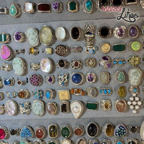 Flea Market Rings, Junk Rings, Designer Identity, Jewelry Vendor, Grunge Accessories, Preppy Jewelry, Vintage Gold Rings, Mixed Metal Jewelry, Dope Jewelry