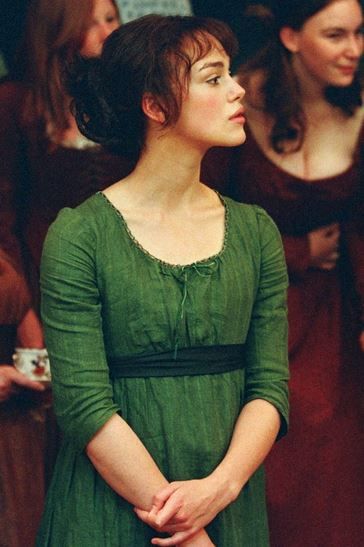 keira knightley elizabeth bennet green dress Bennet Sisters, Jane Austen Movies, Little Dorrit, Damien Chazelle, Pride And Prejudice 2005, Regency Gown, Jane Austen Novels, Becoming Jane, Elizabeth Bennet