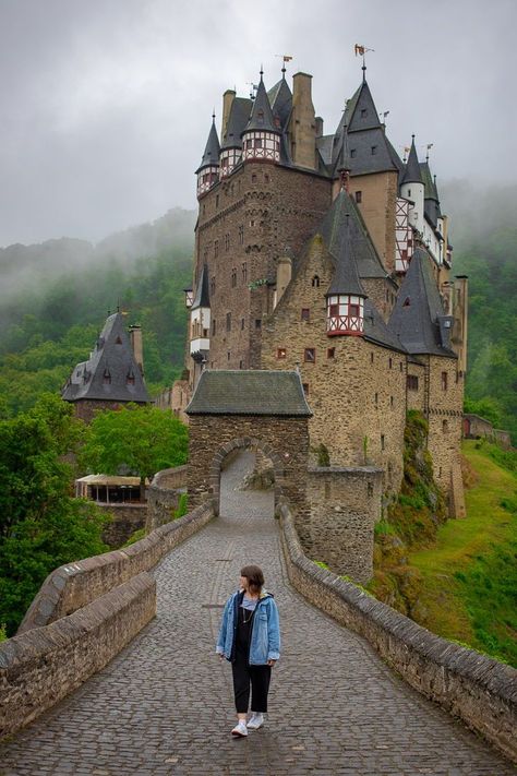 German Places To Visit, Germany Places To Visit, Cologne Germany Aesthetic, Norway Castle, Germany Honeymoon, Rosenheim Germany, Koln Germany, Eltz Castle, Germany Aesthetic