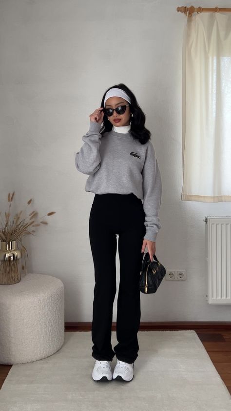 Hose mit Bügelfalten curated on LTK Outfit Pants Ideas, Cold Sporty Outfit, Aesthetic Outfits Girl Winter, That Girl Outfits Aesthetic, Winter Outfits With Pants, Korean Cozy Outfits, My Winter Outfits, That Girl Style, Trousers With Sneakers Outfit