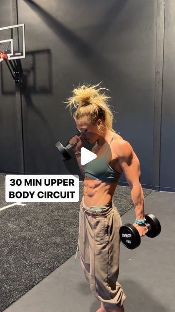 30 Min Upper Body Workout Gym, Db Upper Body Workout, Claire P Thomas, Hammer Curls Dumbbell, Upper Body Workout Gym, Functional Training Workouts, Wods Crossfit, Db Curl, Claire Thomas