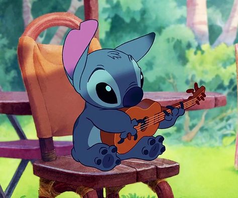 From Lilo & Stitch (2002) Lilo And Stitch 2002, Disney Duos, ليلو وستيتش, Animation Disney, Lilo Y Stitch, Lilo Et Stitch, Disney Gif, Animated Animals, Your Spirit Animal