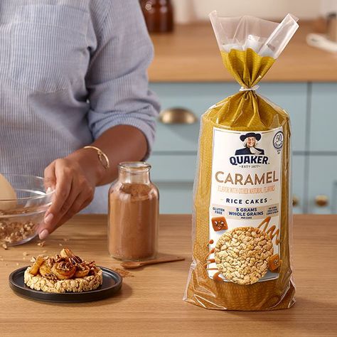 Carmel Rice Cakes Toppings Healthy, Quaker Rice Cake Recipes, Carmel Rice Cake Snacks, Caramel Rice Cake Recipes, Caramel Rice Cakes Topping, Rice Cake Recipes Healthy, Antiinflammatory Food, Oatmeal Quaker, Quaker Oats Recipes