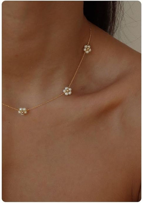 Qiuseadu Daisy Necklace Summer Flower 18K Gold Pretty Choker Jewelry for Women Girls Flower Pearl Necklace, Jewellery Designing, Handmade Earings, Choker Pearl, Pearl Flowers, Bridal Pearl Necklace, Flower Choker, Outfit Jewelry, Daisy Necklace