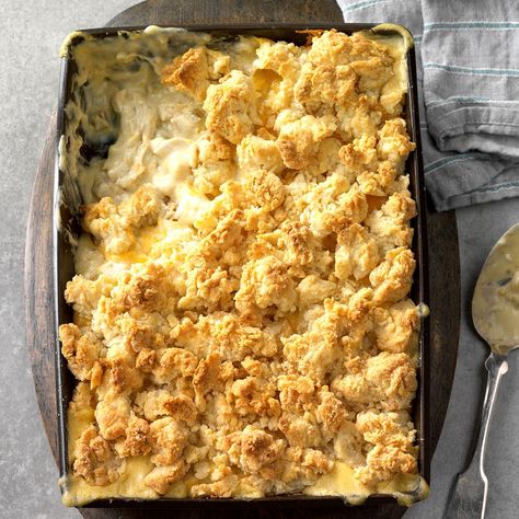 Creamy Green Chile Chicken Cobbler Chicken Cobbler Recipe, Chicken Cobbler, Green Chili Chicken, Green Chile Chicken, Green Enchilada Sauce, Cream Of Celery Soup, Summer Side Dishes, Green Chili, Chicken Recipes Casserole