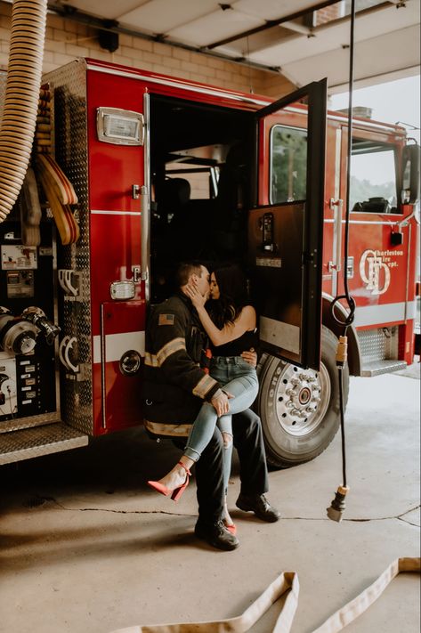 Firefighter Nurse Engagement Pictures, Fireman Wedding Photos, Firehouse Wedding Photos, Fireman Engagement Photos, Fire Truck Wedding Photos, Fire Station Engagement Pictures, Firefighter Boyfriend Aesthetic, Fireman Engagement Pictures, Fireman Wedding Ideas