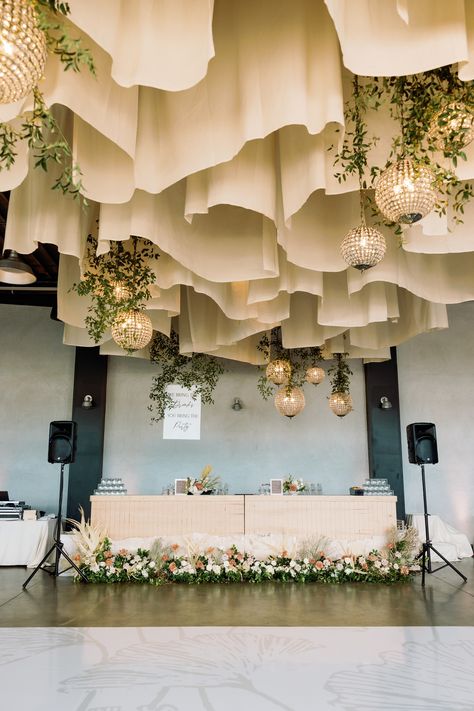 Reception Ceiling, Wedding Ceiling Decorations, Wedding Draping, Home Decor Ideas Bedroom, Draping Wedding, Ceiling Decorations, Wedding Ceiling, Ceiling Draping, Fabric Ceiling