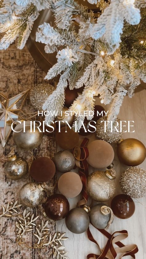 Christmas Tree Colour Scheme, 2024 Colors, Christmas Tree Inspo, Christmas Decor Trends, Copper Christmas, Christmas Tree Decorating Themes, Modern Christmas Tree, Elegant Christmas Trees, Red Christmas Tree