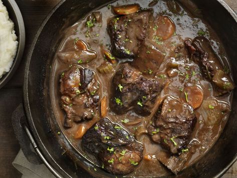 Lucy Waverman: Comforting stew recipes for chilly winter nights - The Globe and Mail Braised Short Ribs Recipe, Buffalo Meat, Short Ribs Recipe, Braised Short Ribs, Stew Meat, Beef Stew Recipe, Rib Recipes, Slow Cooker Beef, Short Ribs