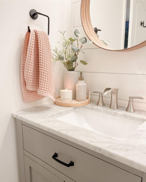 Refresh your bathroom with soft & luxurious waffle towels. The delicate design creates a spa-like aesthetic for your guest or main washroom. Bathroom Revamp, College Bathroom, Girl Bathroom Decor, Girly Bathroom, Guest Bathroom Remodel, Girl Bathrooms, Guest Bathroom Decor, Classy Bedroom, Restroom Decor