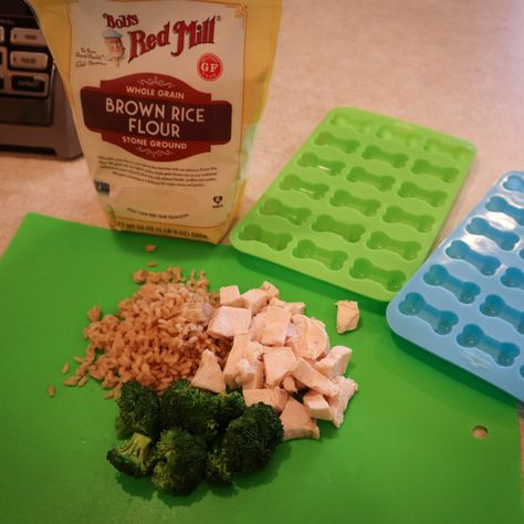 Broccoli and Chicken Dog Treats Chicken Dog Treats Recipes, Training Treats For Dogs, Broccoli And Chicken, Chicken Dog Treats, Healthy Broccoli, Chicken Dog, Easy Dog Treat Recipes, Dog Biscuit Recipes, Easy Dog Treats