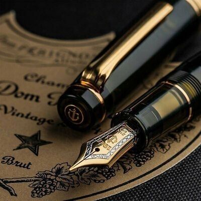 This Ivy House Caligraphy Pen, Expensive Pens, Fancy Pens, Luxury Pens, Pen Collection, Calligraphy Pens, Fountain Pen Ink, Writing Tools, Fountain Pens