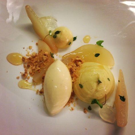 The Chefs Larder: Poached Pear with Pear Cremeux, Hazelnut, Honey & Lemon Thyme. Desert Presentation, Ginger Jelly, Poached Pears Dessert, Poached Pears Recipe, Pear Dessert Recipes, Plated Food, Masterchef Recipes, Chocolate Fantasy, Fine Dining Desserts