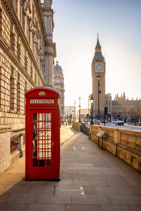 London Dreams, Living In London, London Aesthetic, London Landmarks, Phone Booth, Voyage Europe, Destination Voyage, Covent Garden, Cool Bars