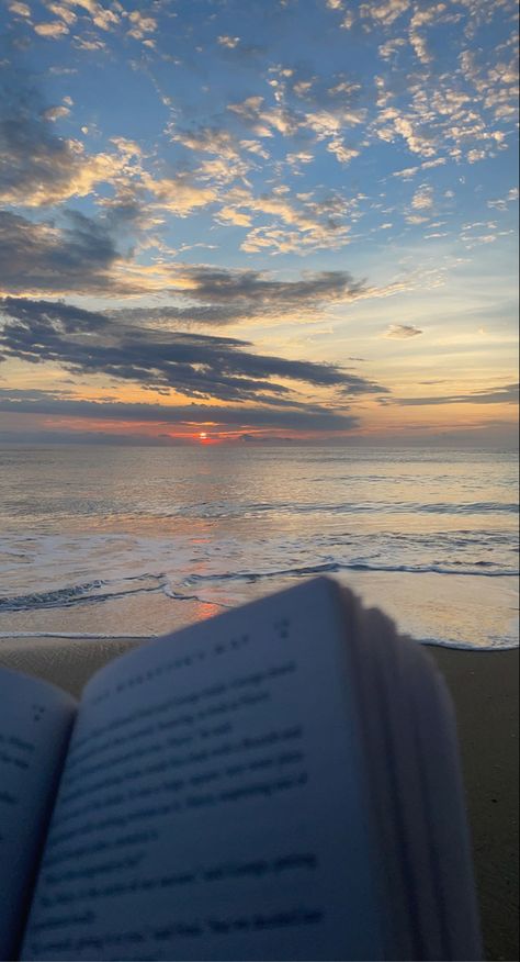 outer banks | beach | reading Reading Nature Aesthetic, Skyler Core Aesthetic, Zoeycore Aesthetic, Charliecore Aesthetic, Emery Aesthetic, Aesthetic Reading Pictures, Reading On The Beach Aesthetic, Reading At Beach, Beach Reading Aesthetic