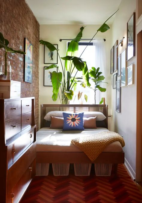 New York Bedroom, Nyc Studio Apartments, Cozy Studio Apartment, Tiny Studio Apartments, Restful Bedrooms, Wall Sconces Living Room, Nyc Studio, Studio Living, Bedroom Studio